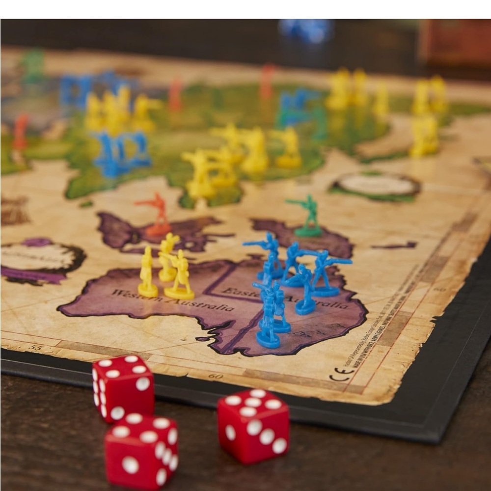 Hasbro Risk The Game of Strategic Conquest - Picture 4 of 15